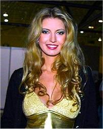 Isabel Madow.jpg - ISABEL MADOW Saltó a la fama al ser la muda secretaria de Brozo en ''El Mañanero'' pero ahora ha tenido sus cinco minutos de fama al participar, en ambos lados del Atlantico, en ''Big Brother VIP y Gran Hermano 5''. 